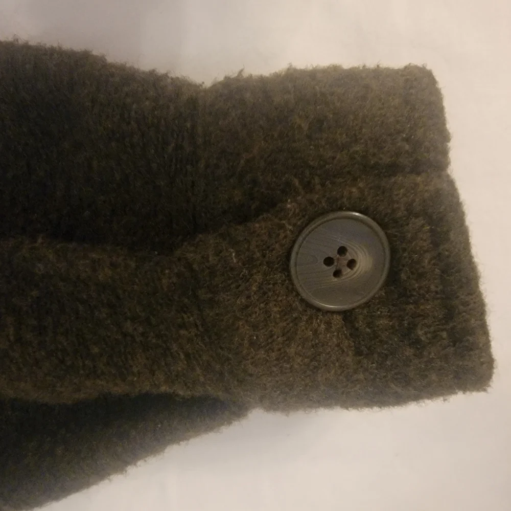 Woman's Black Tape Button-Up Shirt Size  Medium Long Sleeve Green in color - Picture 10 of 11